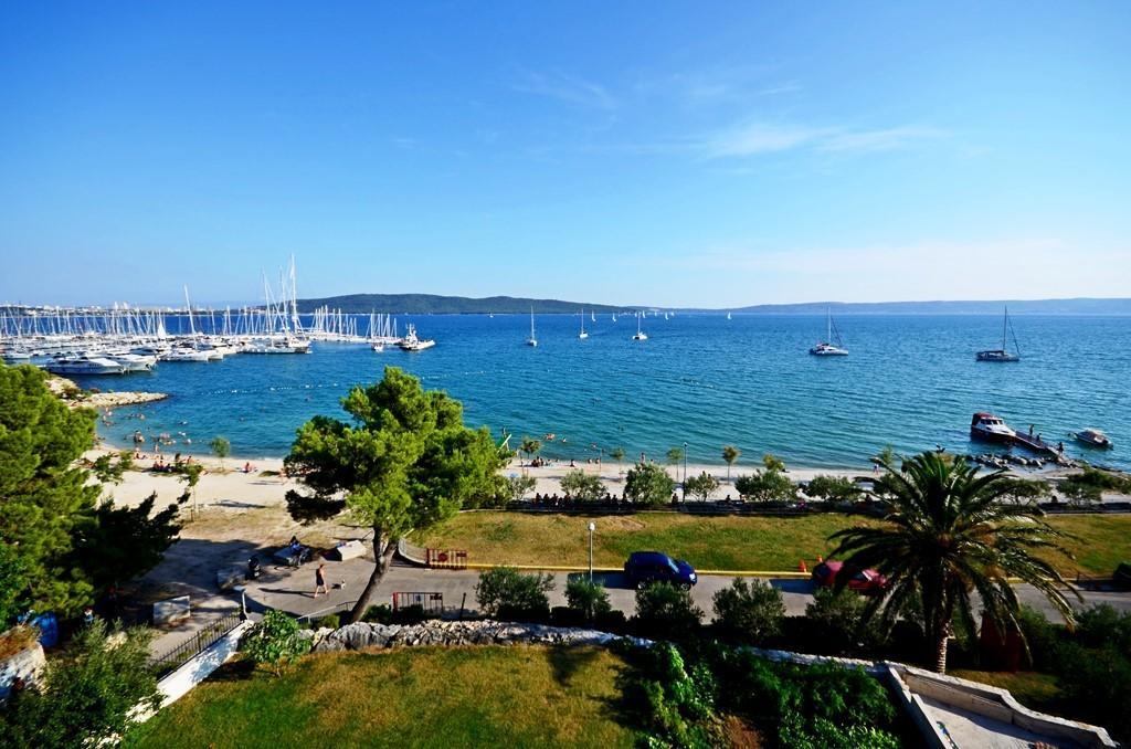 Apartment Luxury Cream Kastela Room photo