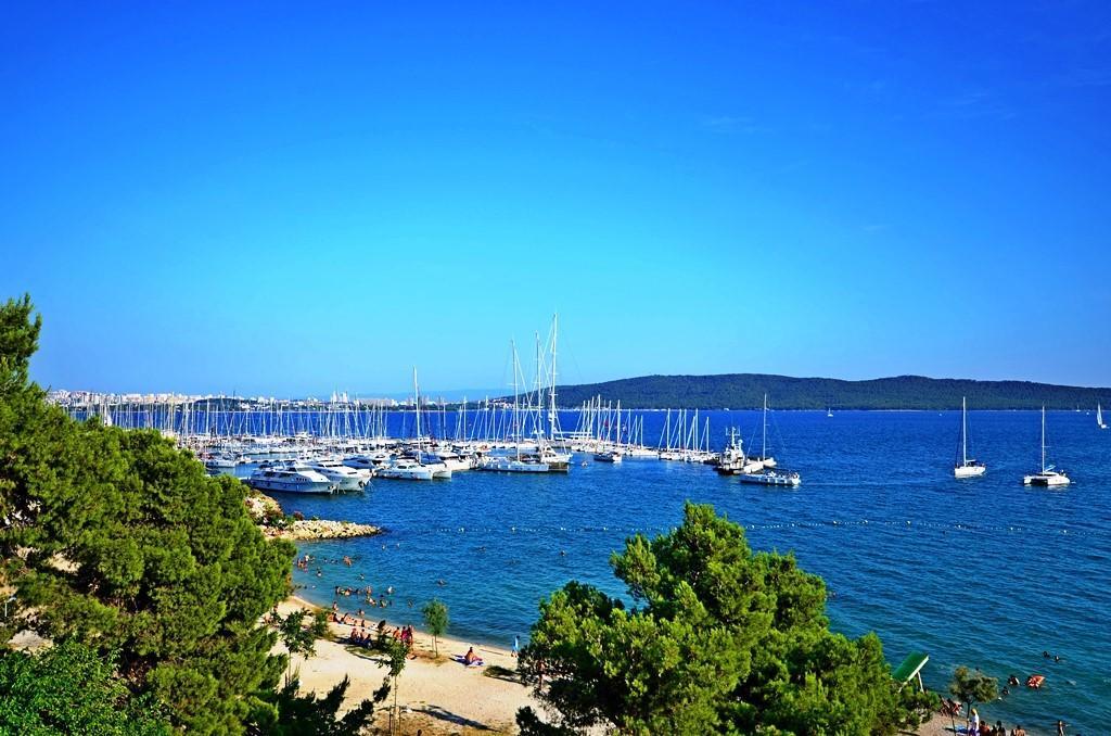 Apartment Luxury Cream Kastela Room photo