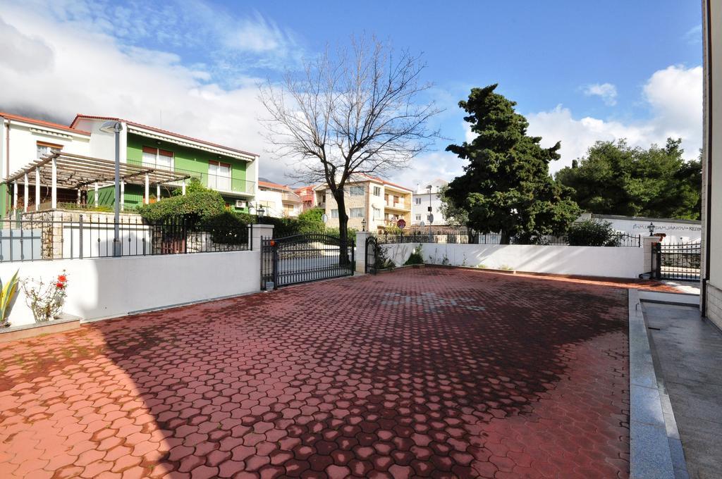 Apartment Luxury Cream Kastela Room photo