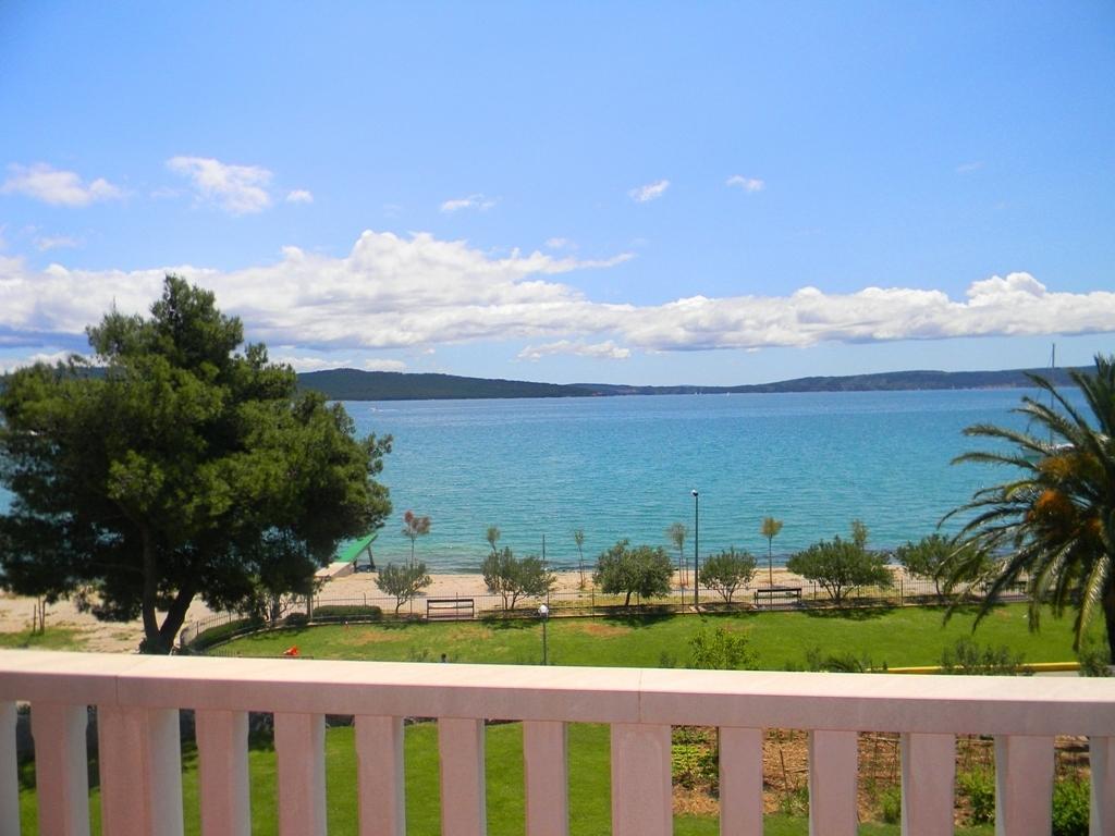 Apartment Luxury Cream Kastela Room photo